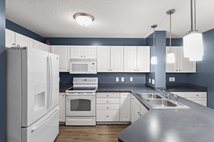 Building Photo - 17303 Wilderness Cir SE