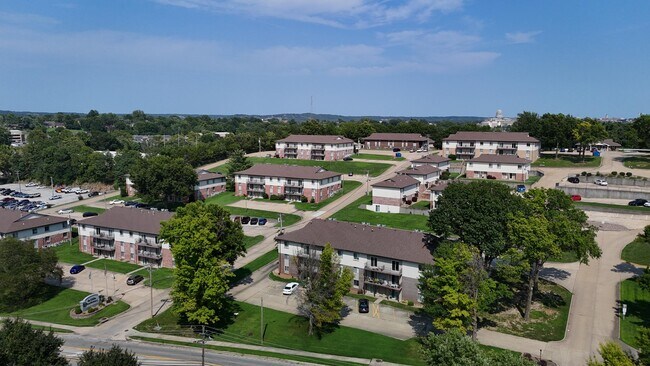 Building Photo - 827 Southwest Blvd