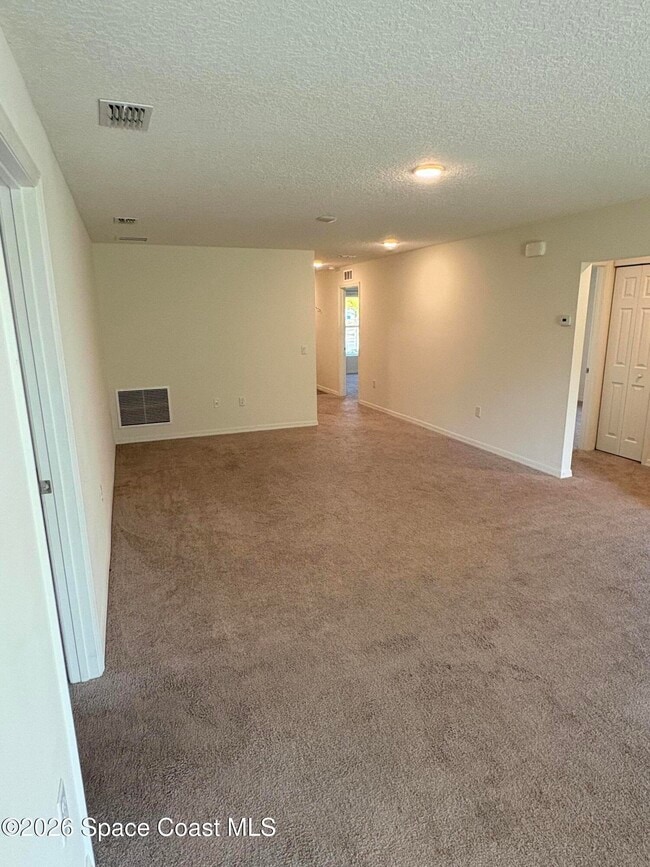 Building Photo - 212 Alminar Ave SE