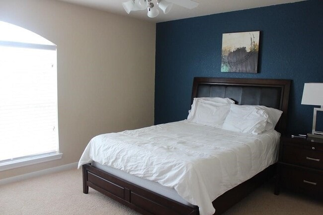 Building Photo - 111 S Rocky Point Cir