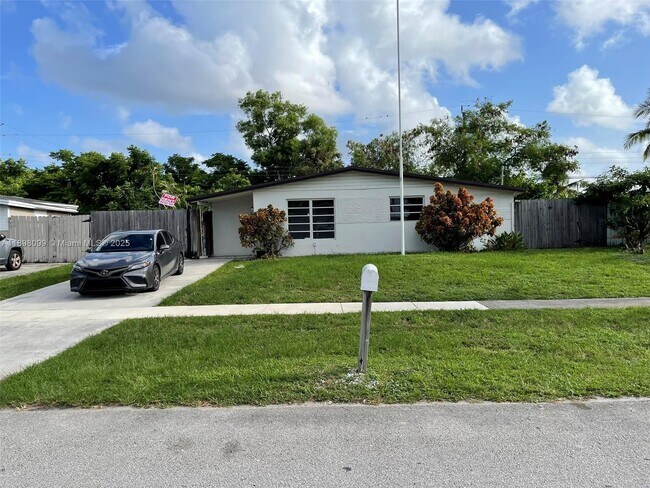 Primary Photo - 5751 SW 38th Ct