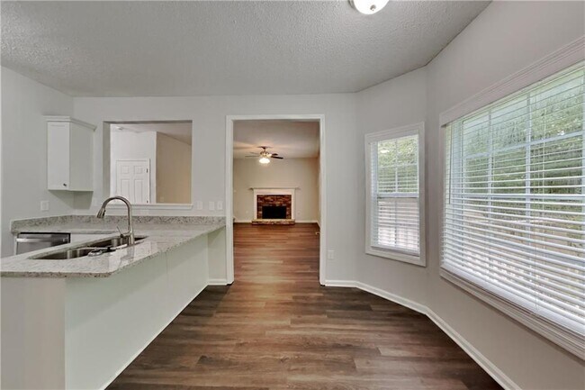 Building Photo - 114 Tannin Ct