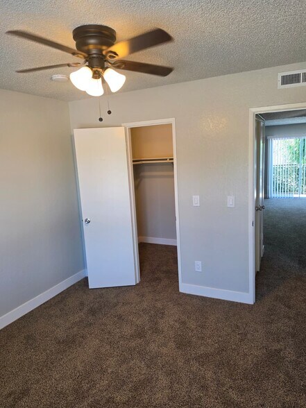 Building Photo - 4264 N Bengston Ave