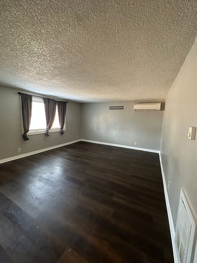 Building Photo - Winston 3-Bedroom, 1-Bath Home