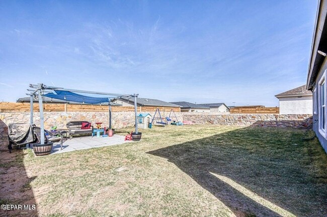 Building Photo - 329 Samuel Vis St