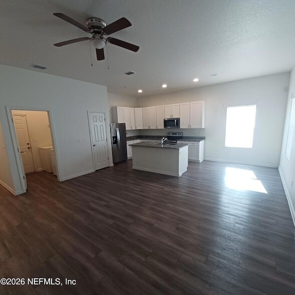 Building Photo - 3006 Alonso Rd