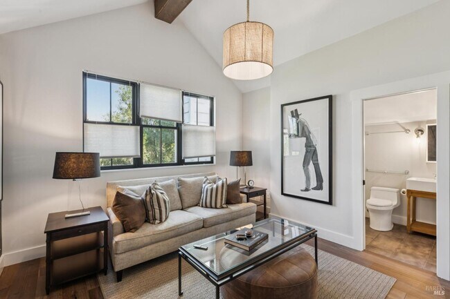 Building Photo - 1810 Quail Ct