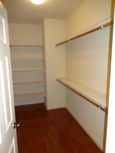 Building Photo - SINGLE STORY, 3 BEDROOM, 2 BATH, 2.5 CAR GARAGE, IN GATED COMMUNITY!