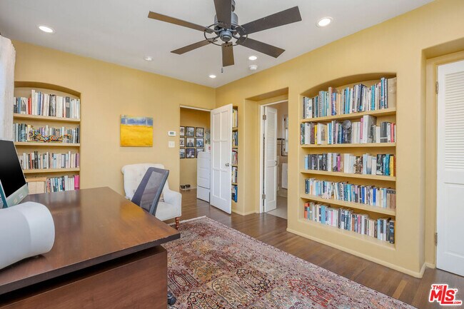 Building Photo - 500 N Las Palmas Ave