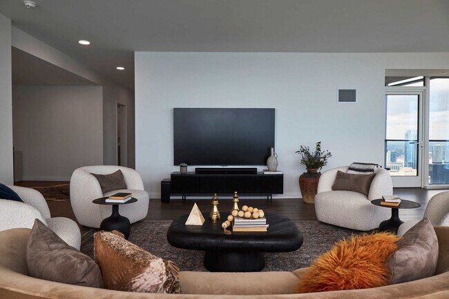 Building Photo - 1006 S Michigan Ave