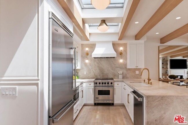 Building Photo - 11874 S Beach Club Way