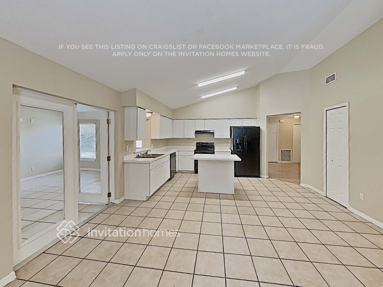 Building Photo - 2436 Delbarton Ave