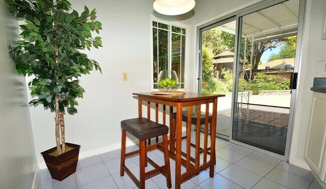 Building Photo - *MOVE IN SPECIAL* Single Story Pleasant Hi...