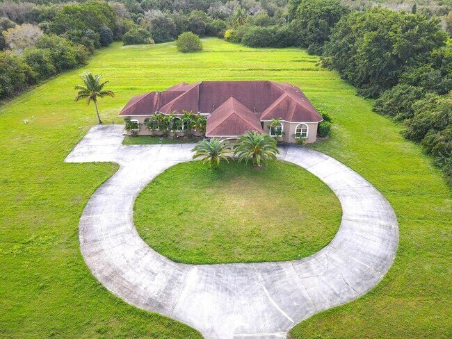 Building Photo - 14094 43rd Rd N