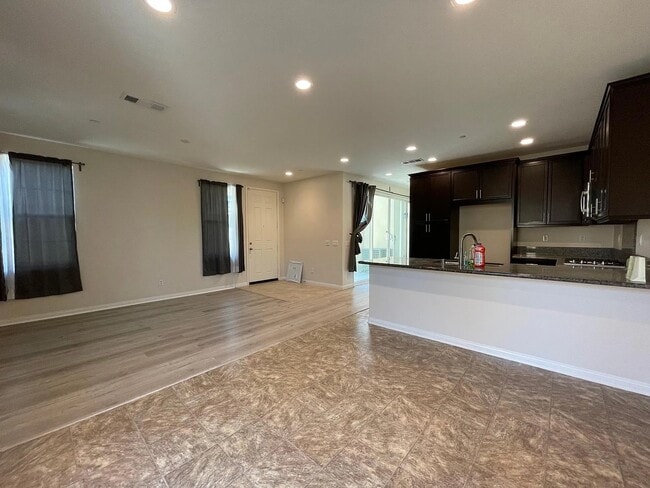 Building Photo - 6943 E Riverside Dr