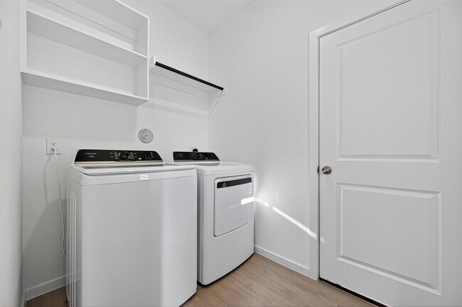 Building Photo - 6411 Laguna Terra Dr