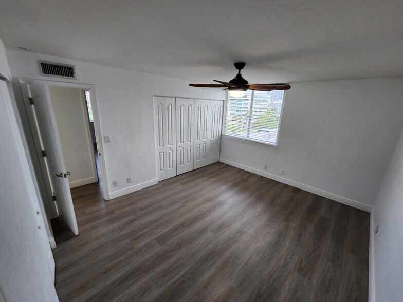 Master bedroom 3 - 9143 SW 77th Ave