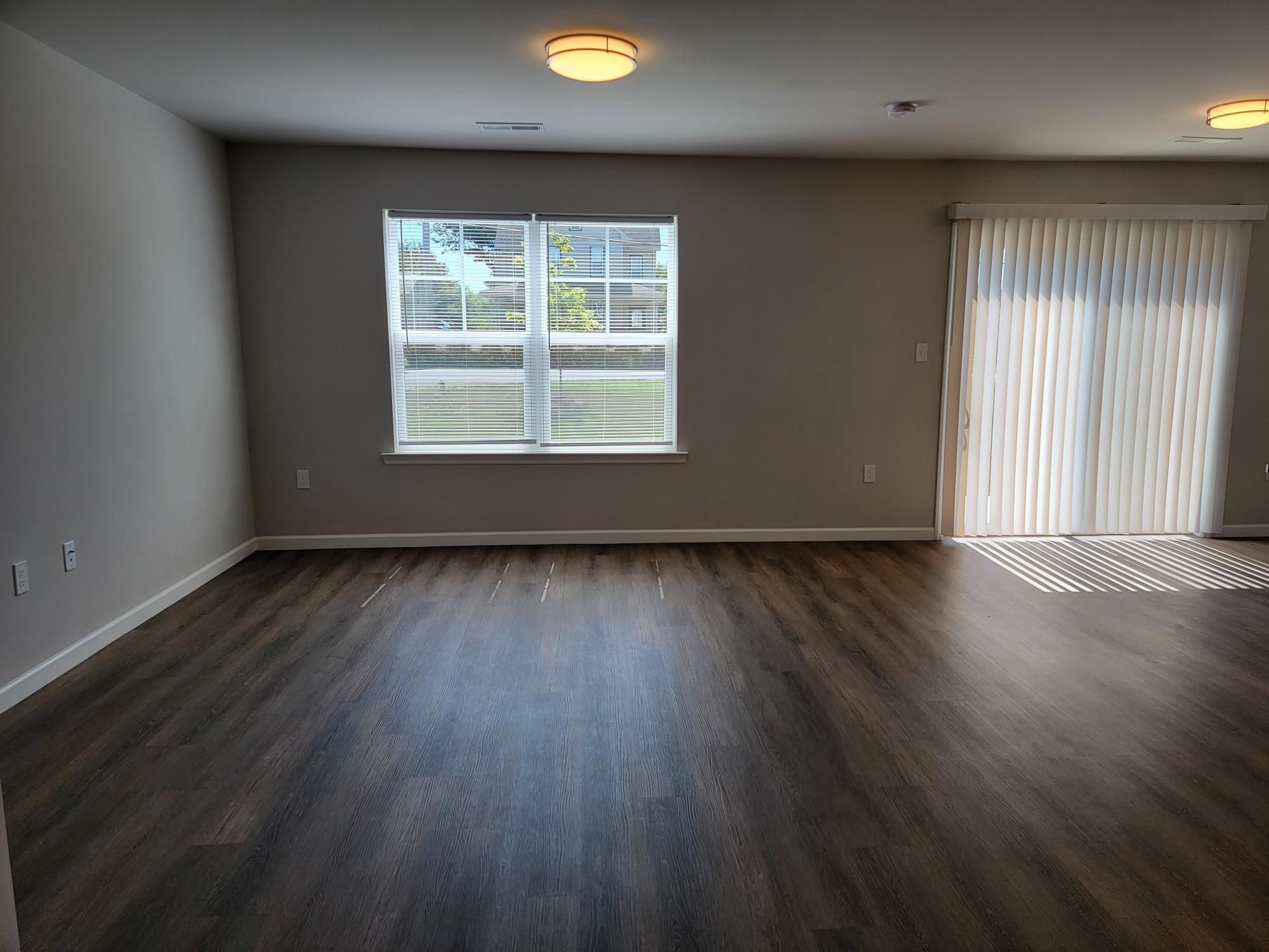 Building Photo - 3 Cobblestone Ct