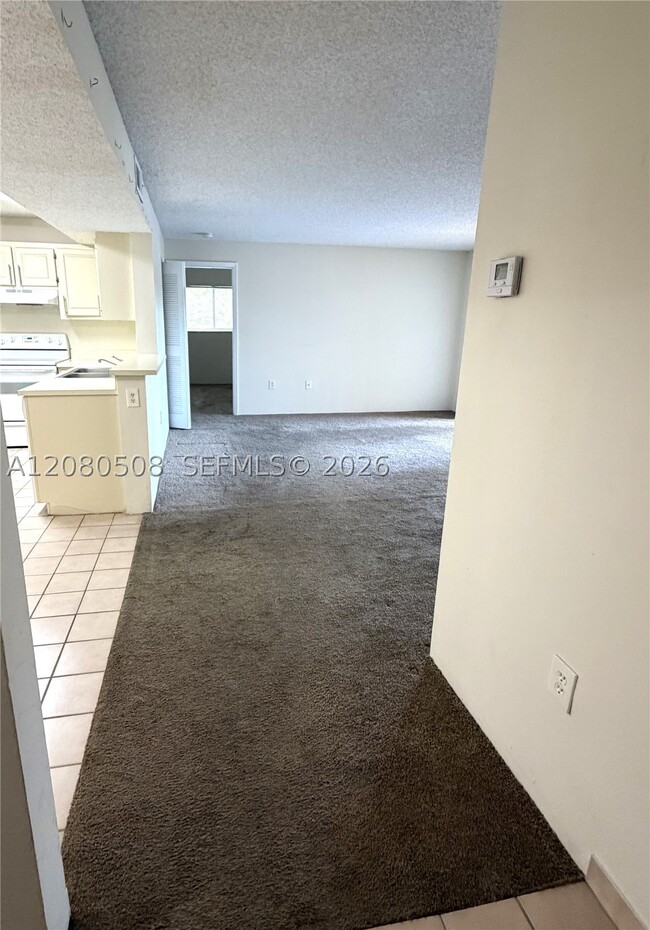 Building Photo - 351 Palm Way