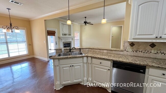 Building Photo - 117 Memory Lane