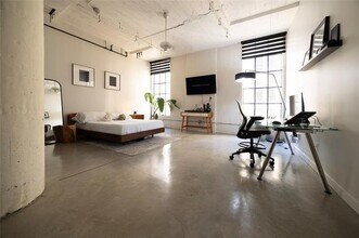 Building Photo - 1122 Jackson St