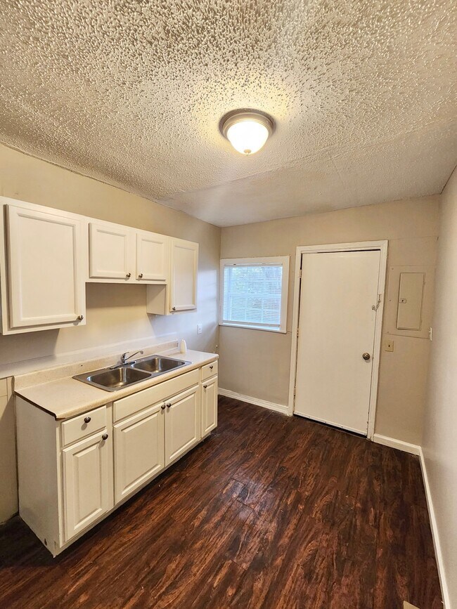 Building Photo - 5517 Court O