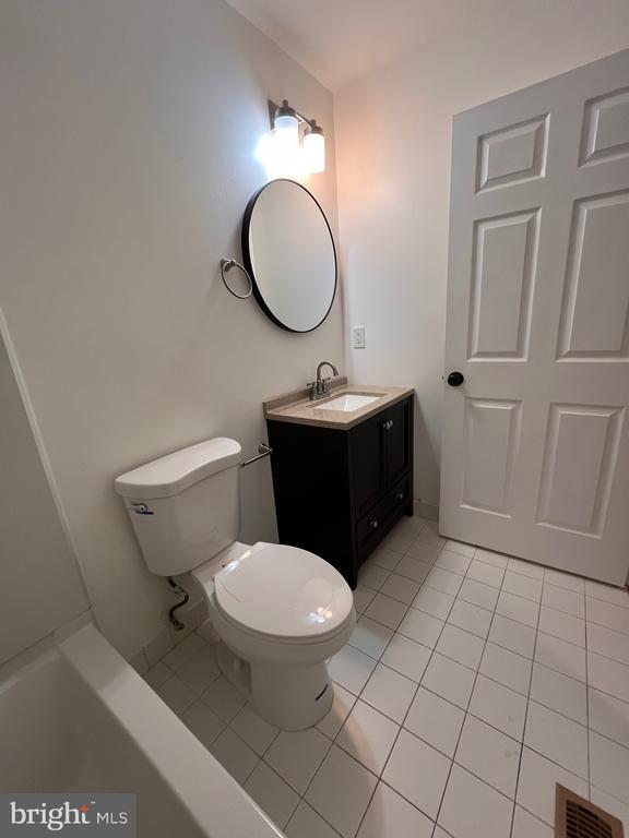 Building Photo - 5803 Coventry Way