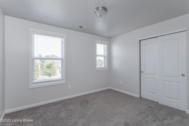Building Photo - 6787 Brittany Oak Dr