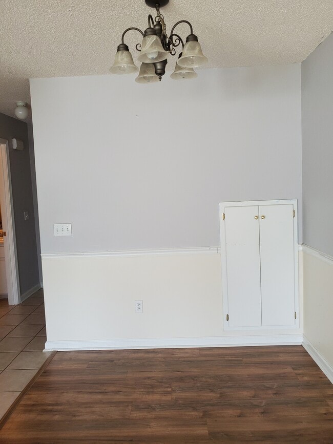 Building Photo - 169 N Spring View Dr
