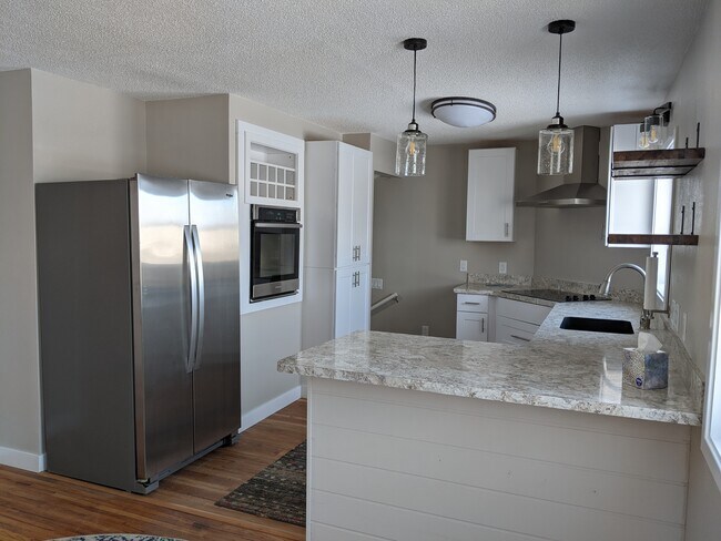 Building Photo - 1213 1st Ave NE