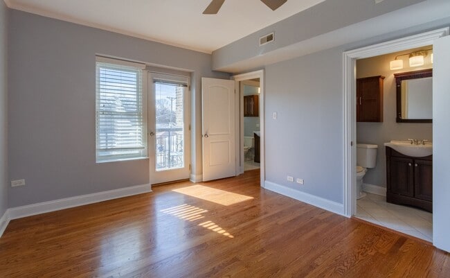 Building Photo - 5726 N Mozart St