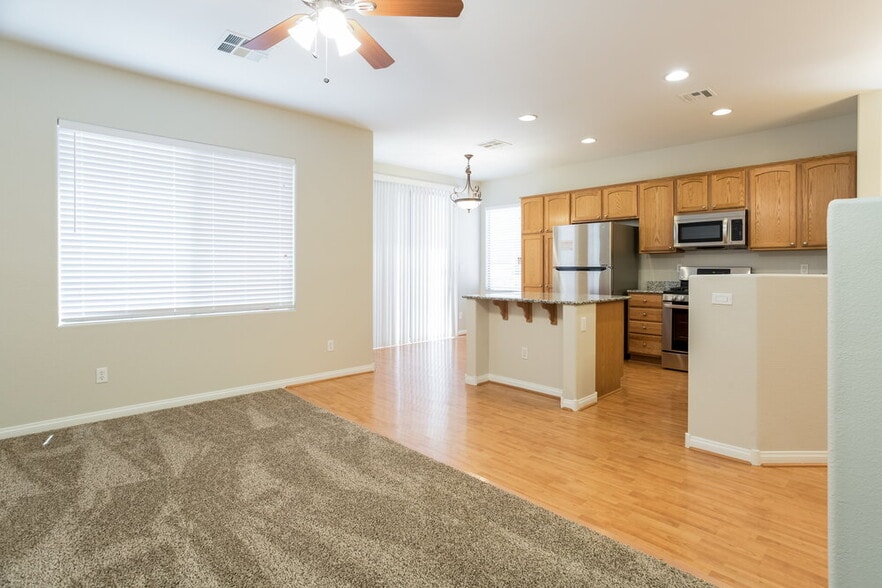 Building Photo - 267 Red Eucalyptus Dr