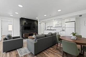 Building Photo - 4883 E Silver Ridge Rd