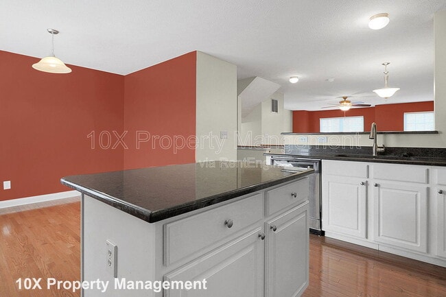 Building Photo - 1442 Bloomington Blvd