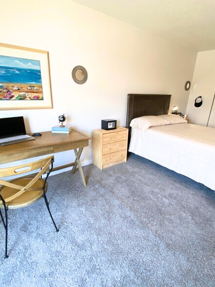 Room 4: Spacious room, very private, located at the back of the house - 8941 E 24th Ln