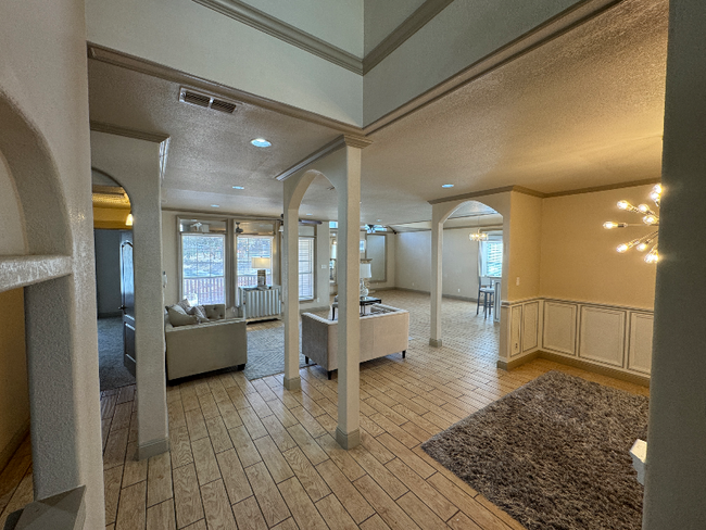 Building Photo - 1738 Hadbury Ln