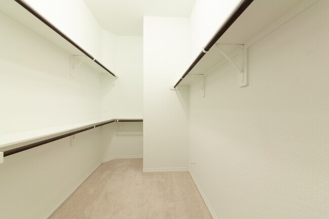 Building Photo - 22138 Grand Mist Dr