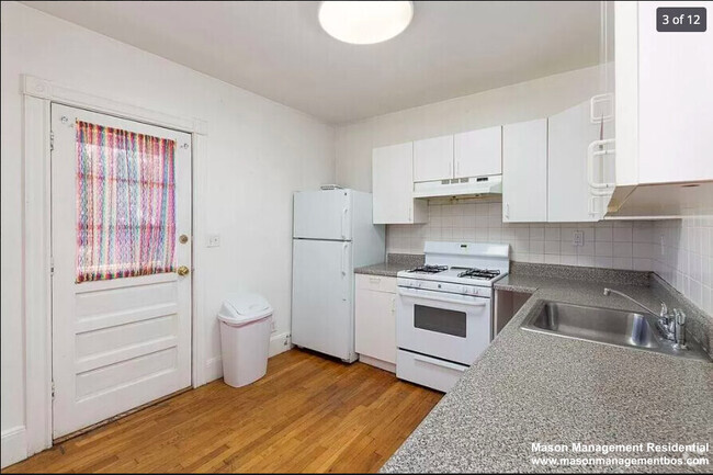 Building Photo - 40 Montfern Ave