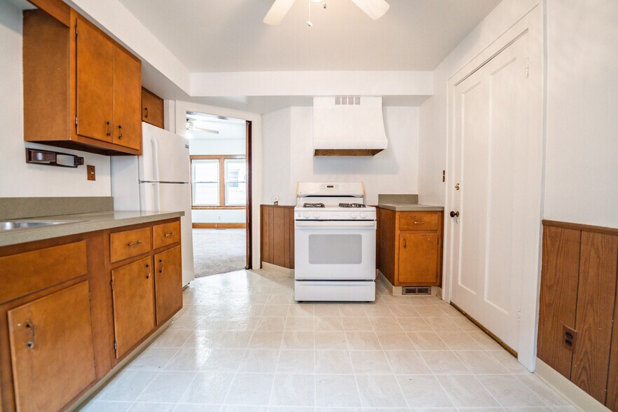 Building Photo - 2085 Marlowe Ave