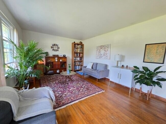 Building Photo - 104 Lee Dr