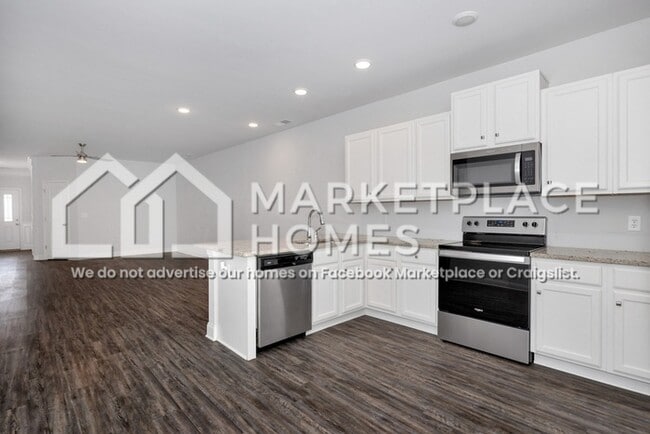 Building Photo - 417 Edgebrook Dr
