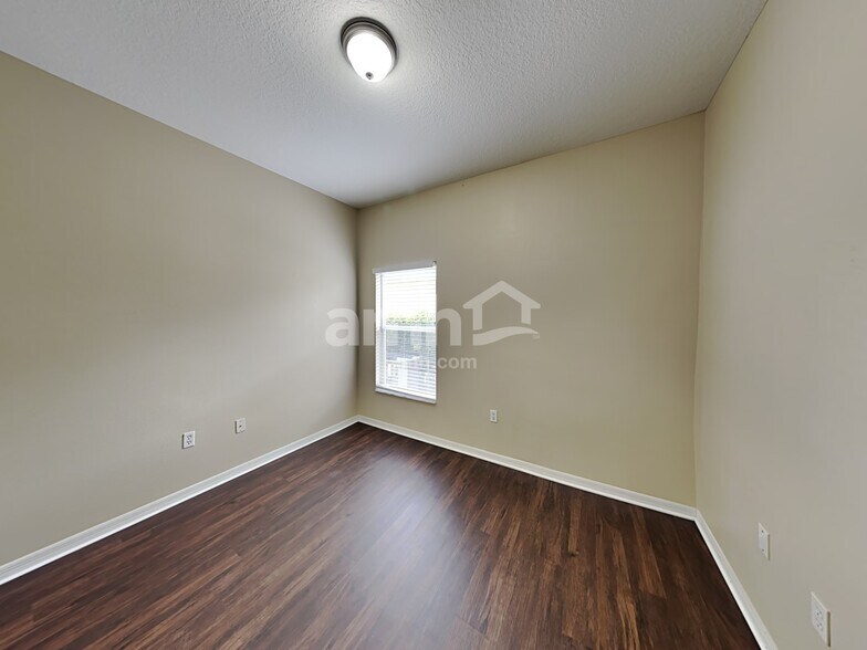 Building Photo - 6223 Blackberry Ln