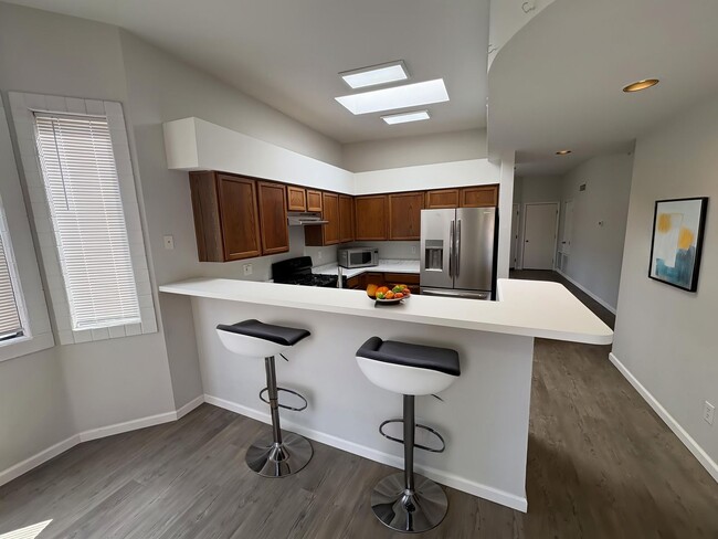 Building Photo - Rita Ranch Vail School District Single story home