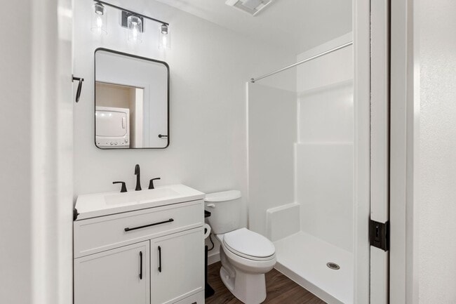 Building Photo - Brand new 3 bedroom 3 full bath townhouse in Thurston! $1,000 OFF YOUR FIRST MONTH'S RENT!