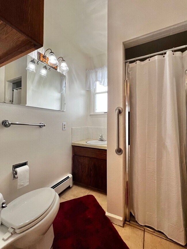 Building Photo - Peaceful Country Living | Mountain Views + Spacious 2 Bed Retreat