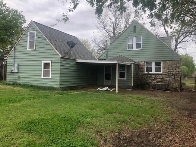 Building Photo - 3141 E Admiral Blvd