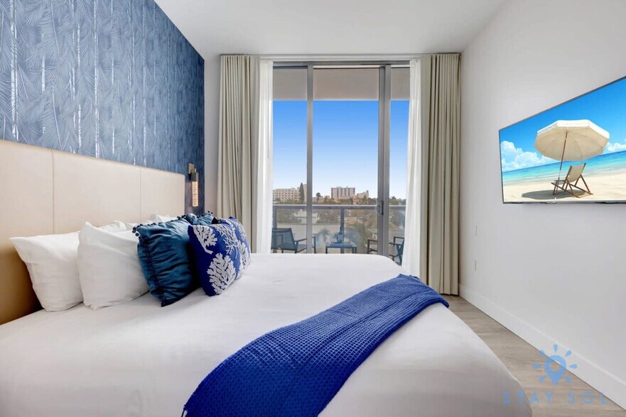 Building Photo - 777 N Ocean Dr