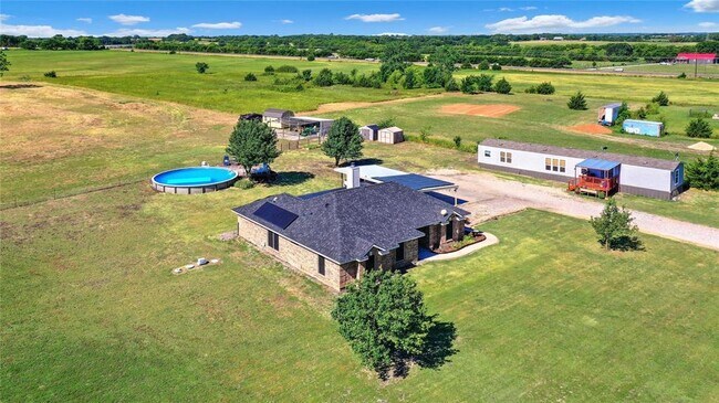 Building Photo - 838 Savage Rd
