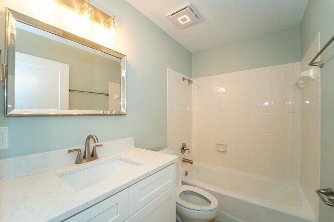 Building Photo - 22 1/2 Fancher Ct