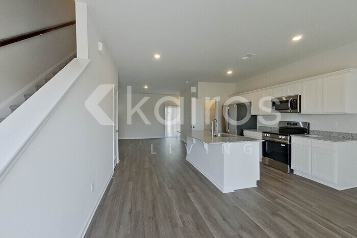 Building Photo - 2167 Banyon Cir